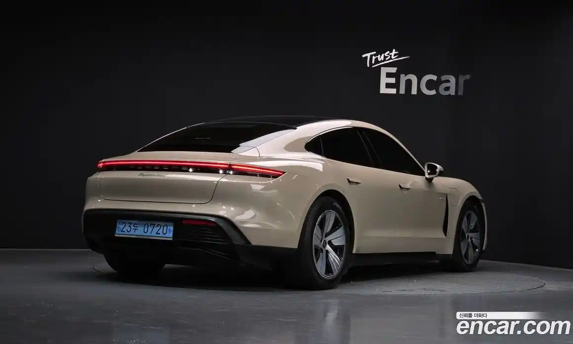 Porsche Taycan 2021 0.1 Автомат в Москве № 136801, фото 19