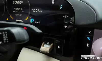 Porsche Taycan 2021 0.1 Автомат в Москве № 136801, миниатюра 3