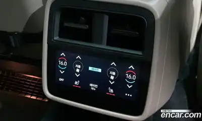 Porsche Taycan 2021 0.1 Автомат в Москве № 136801, миниатюра 4