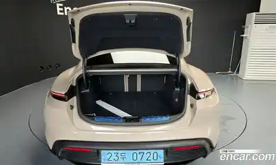 Porsche Taycan 2021 0.1 Автомат в Москве № 136801, миниатюра 5