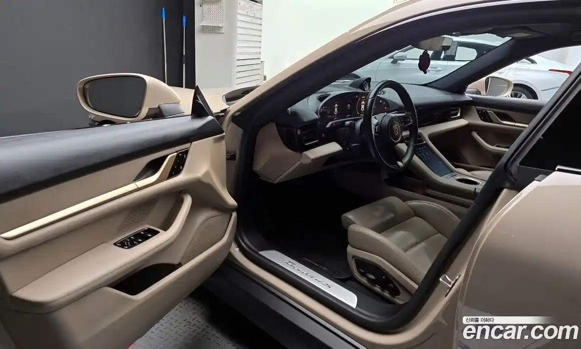 Porsche Taycan 2021 0.1 Автомат в Москве № 136801, фото 6