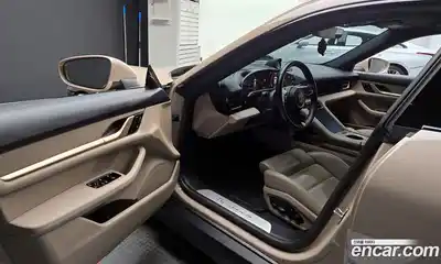 Porsche Taycan 2021 0.1 Автомат в Москве № 136801, миниатюра 6