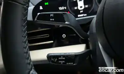 Porsche Taycan 2021 0.1 Автомат в Москве № 136801, миниатюра 10