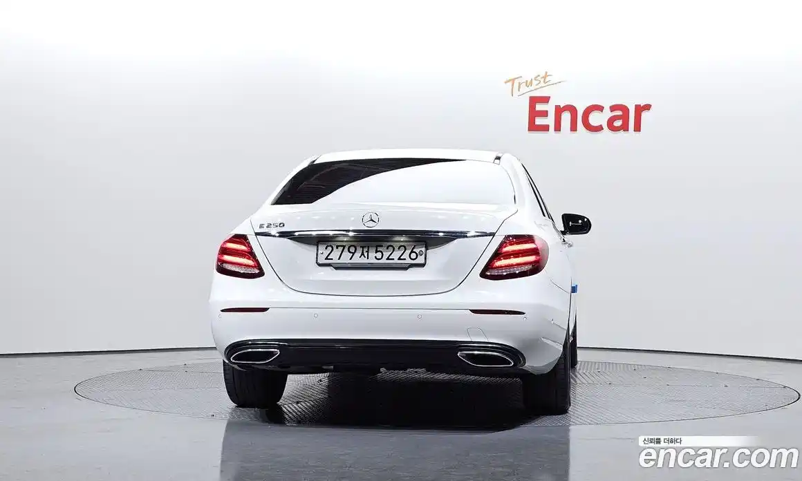 Mercedes-Benz E-Class 2020 2.0 Автомат в Москве № 139540, фото 13