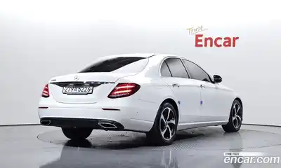 Mercedes-Benz E-Class 2020 2.0 Автомат в Москве № 139540, миниатюра 2