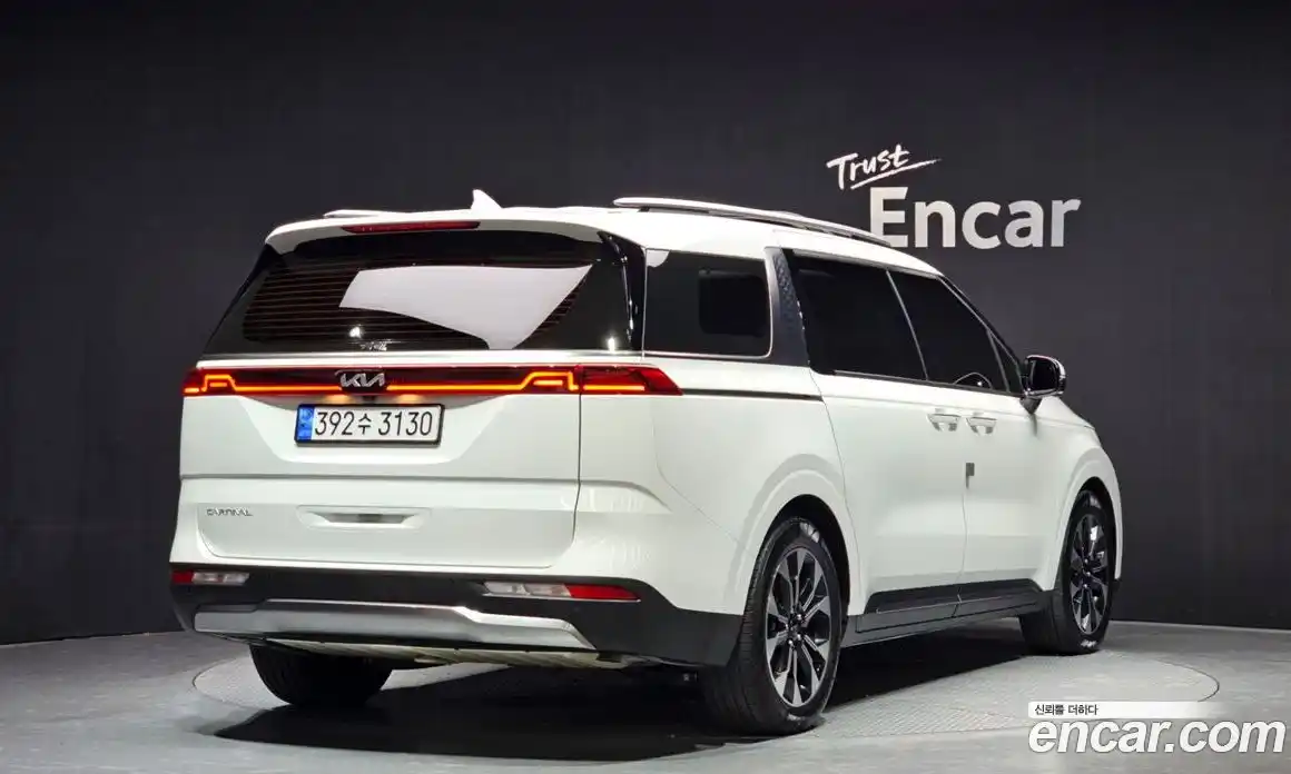 Kia Canival 2023 2.2 Автомат в Москве № 14178, фото 3