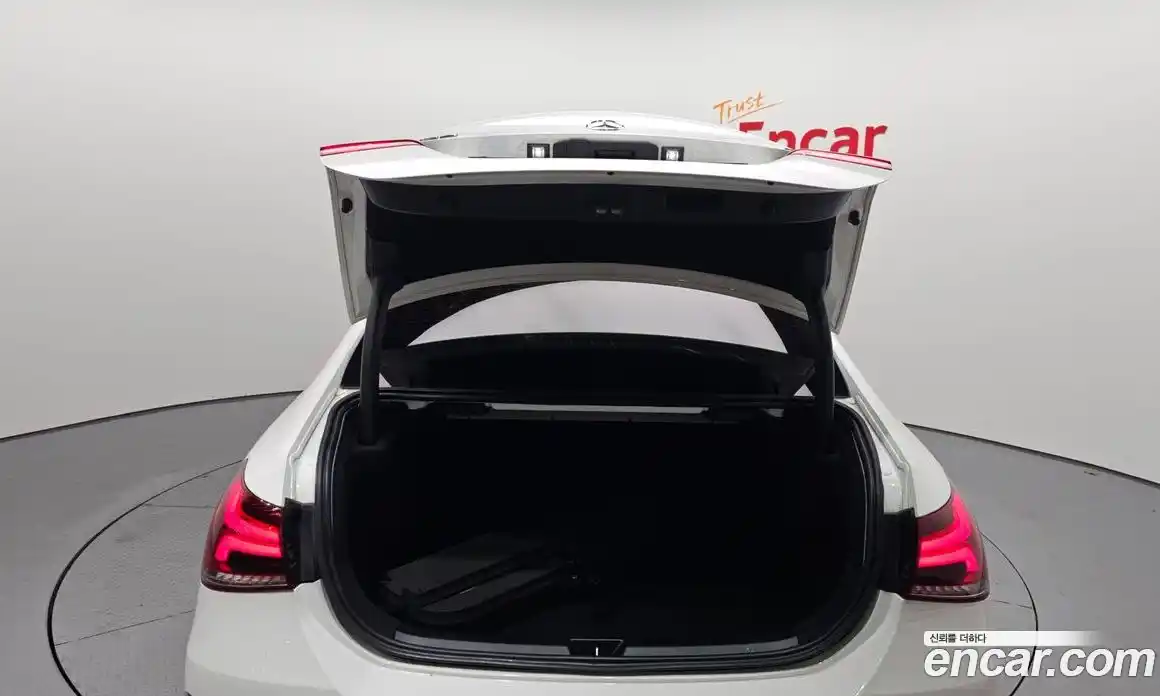 Mercedes-Benz A-Class 2021 2.0 Автомат в Москве № 143456, фото 12