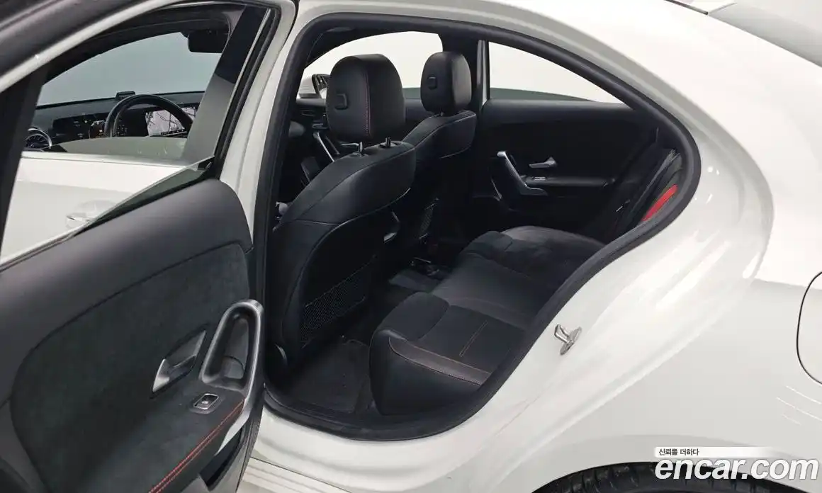 Mercedes-Benz A-Class 2021 2.0 Автомат в Москве № 143456, фото 9