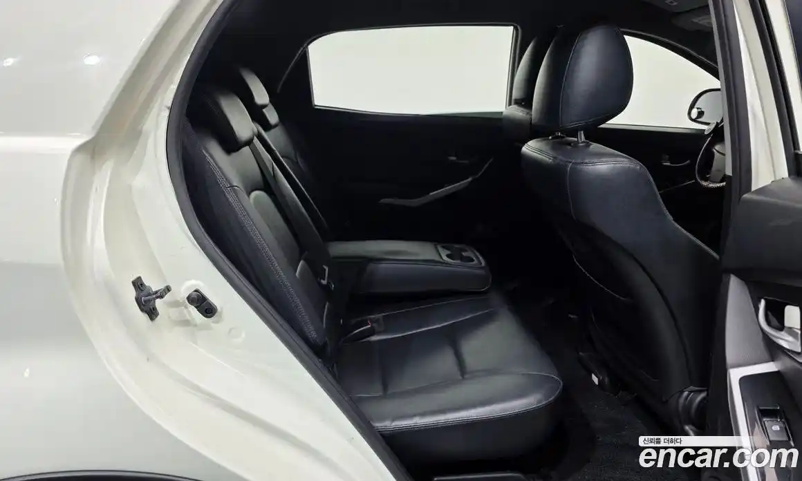 SsangYong Korando 2015 2.0 Автомат в Москве № 147037, фото 11