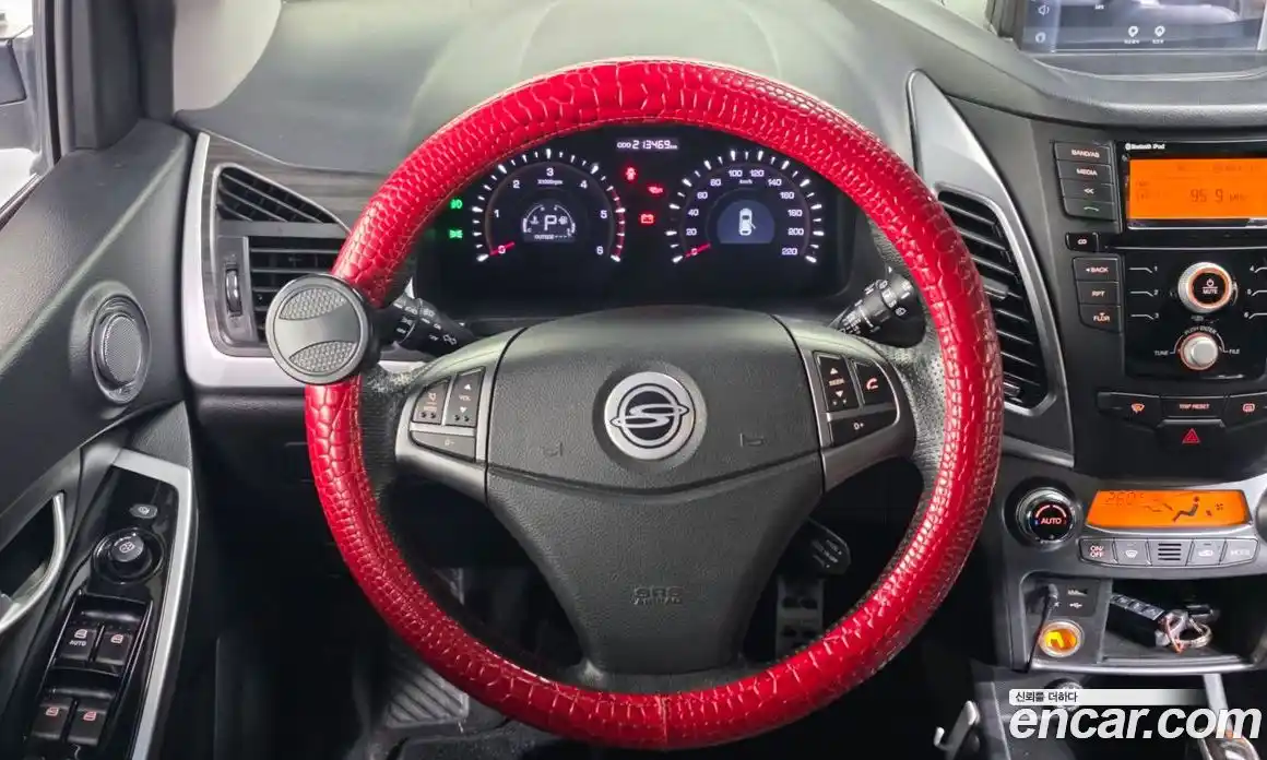 SsangYong Korando 2015 2.0 Автомат в Москве № 147037, фото 12