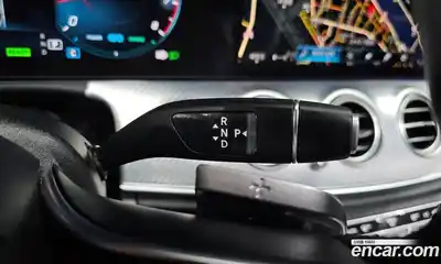 Mercedes-Benz E-Class 2021 2.0 Автомат в Москве № 150842, миниатюра 3