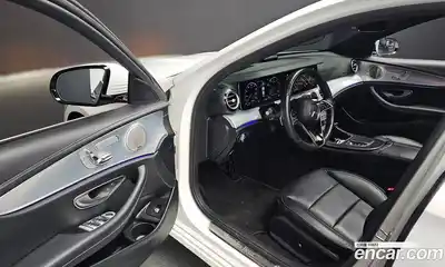 Mercedes-Benz E-Class 2021 2.0 Автомат в Москве № 150842, миниатюра 9
