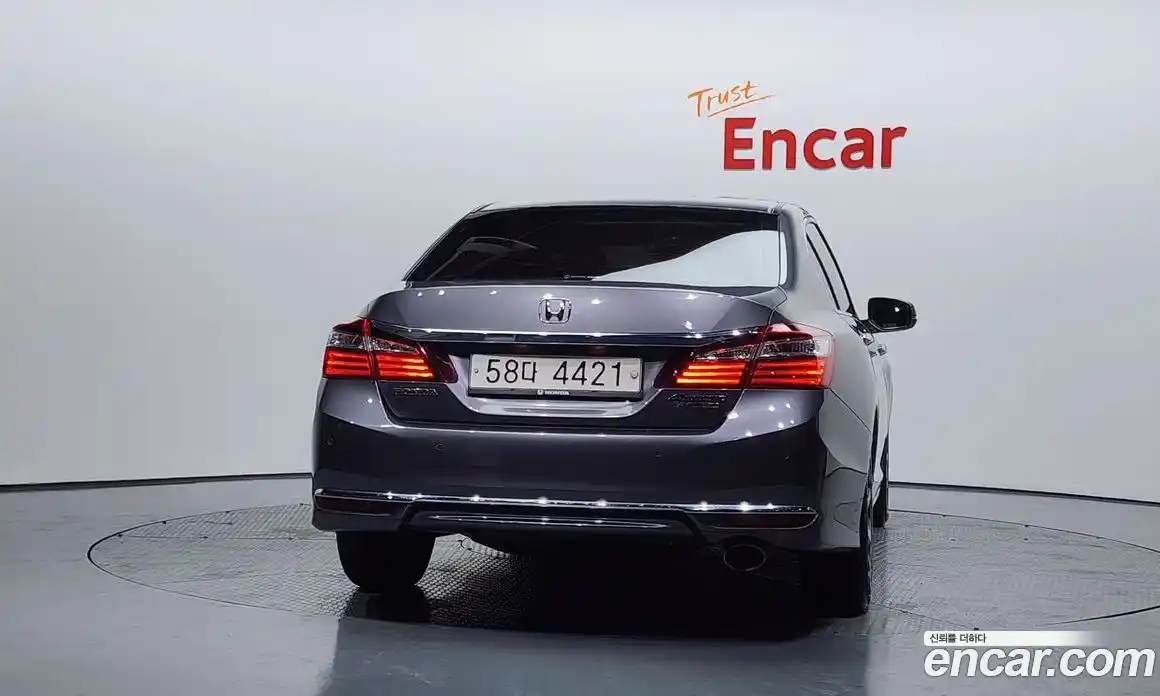 Honda Accord 2017 2.4 Автомат в Москве № 151532, фото 13