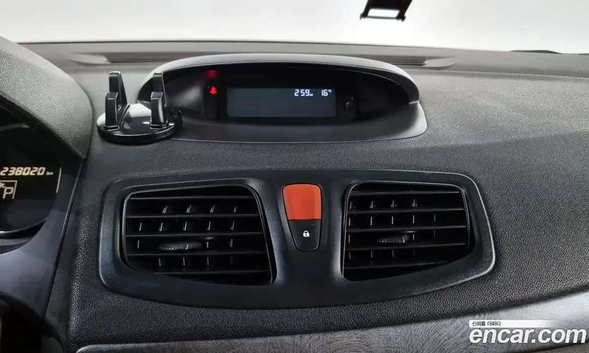 Renault SM3 2011 1.6 Автомат в Москве № 151822, фото 13