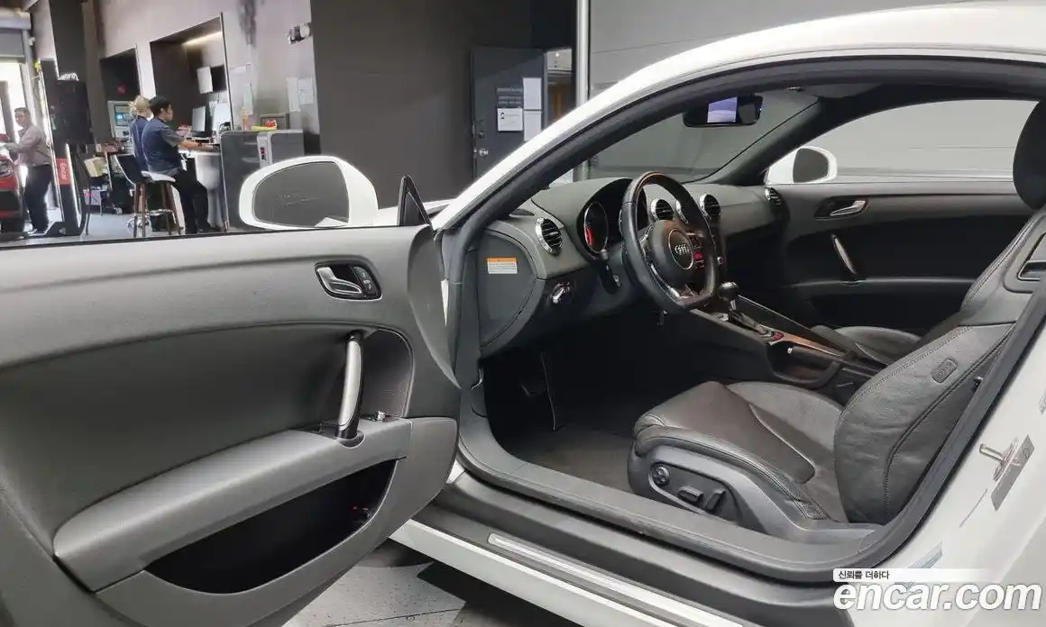 Audi TT 2014 2.0 Автомат в Москве № 157532, фото 13