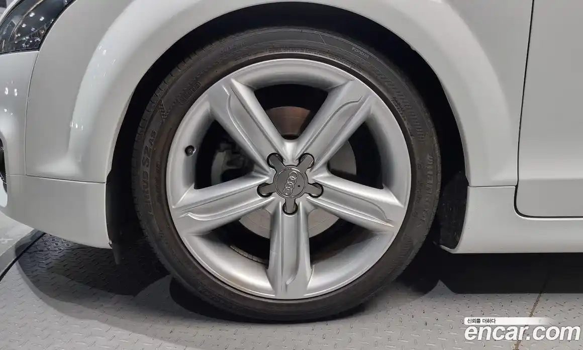 Audi TT 2014 2.0 Автомат в Москве № 157532, фото 20