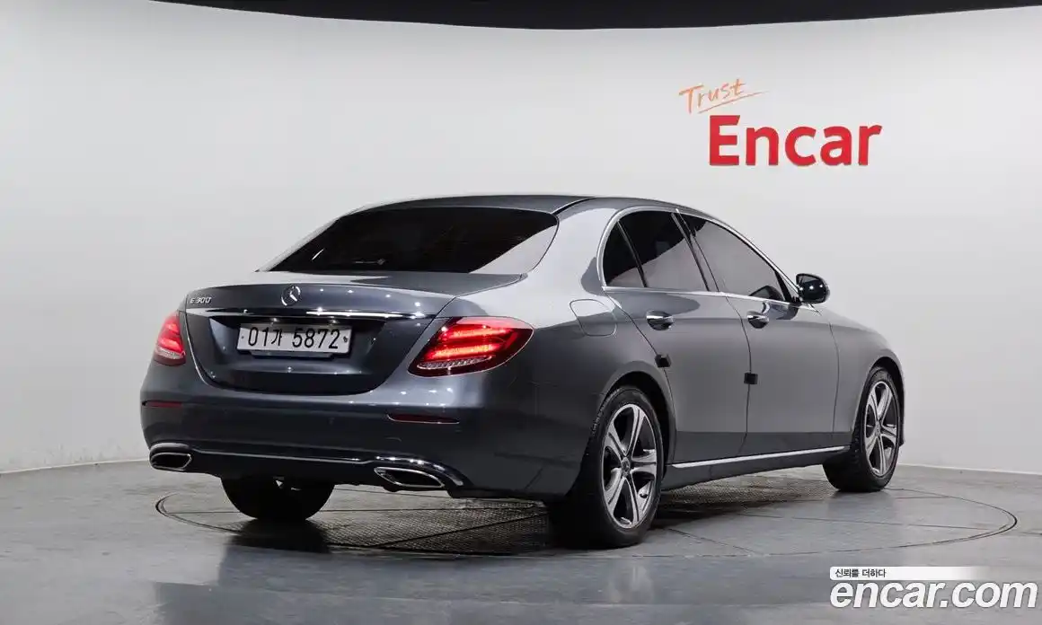 Mercedes-Benz E-Class 2019 2.0 Автомат в Москве № 160921, фото 14