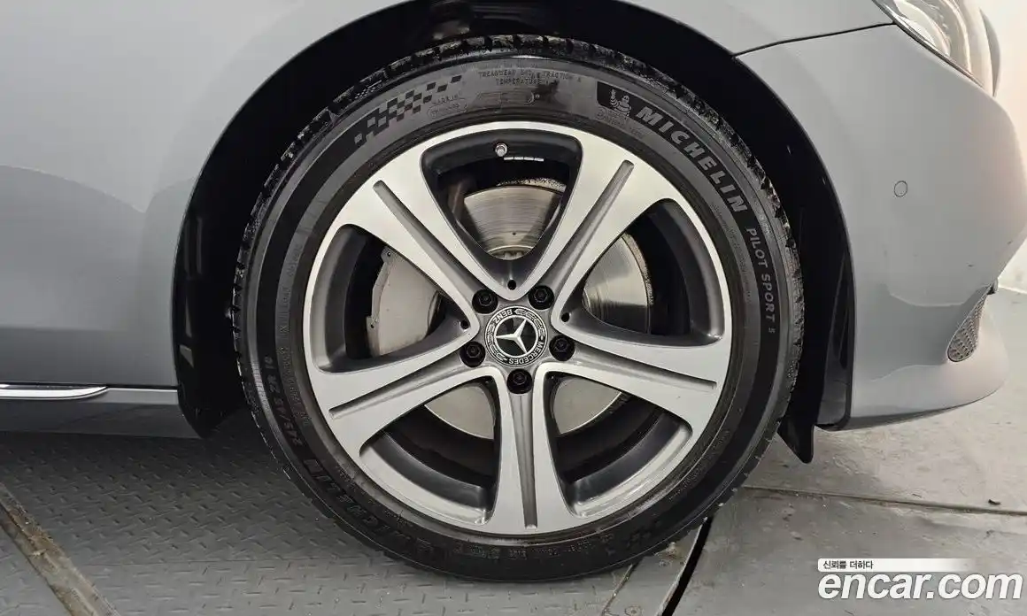 Mercedes-Benz E-Class 2019 2.0 Автомат в Москве № 160921, фото 9