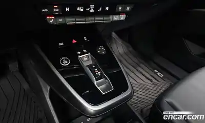 Audi Q4 e-tron 2022 0.2 Автомат в Москве № 162490, миниатюра 3