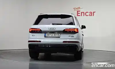 Audi Q7 2022 3.0 Автомат в Москве № 162971, миниатюра 2