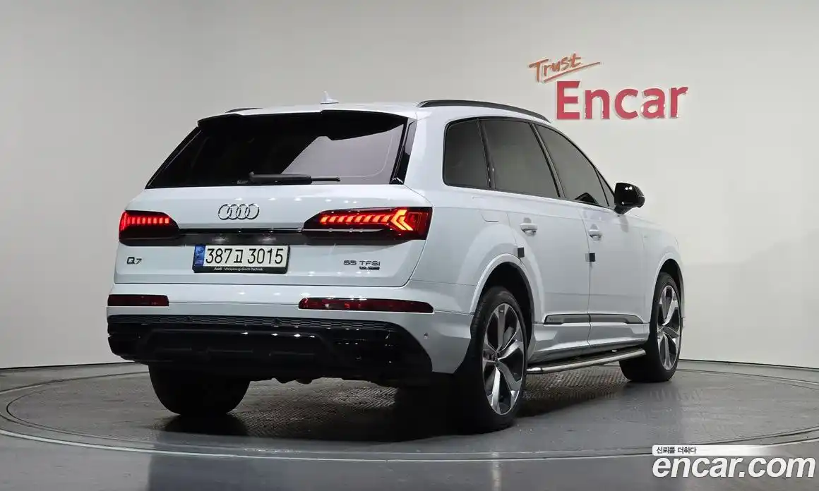 Audi Q7 2022 3.0 Автомат в Москве № 162971, фото 4