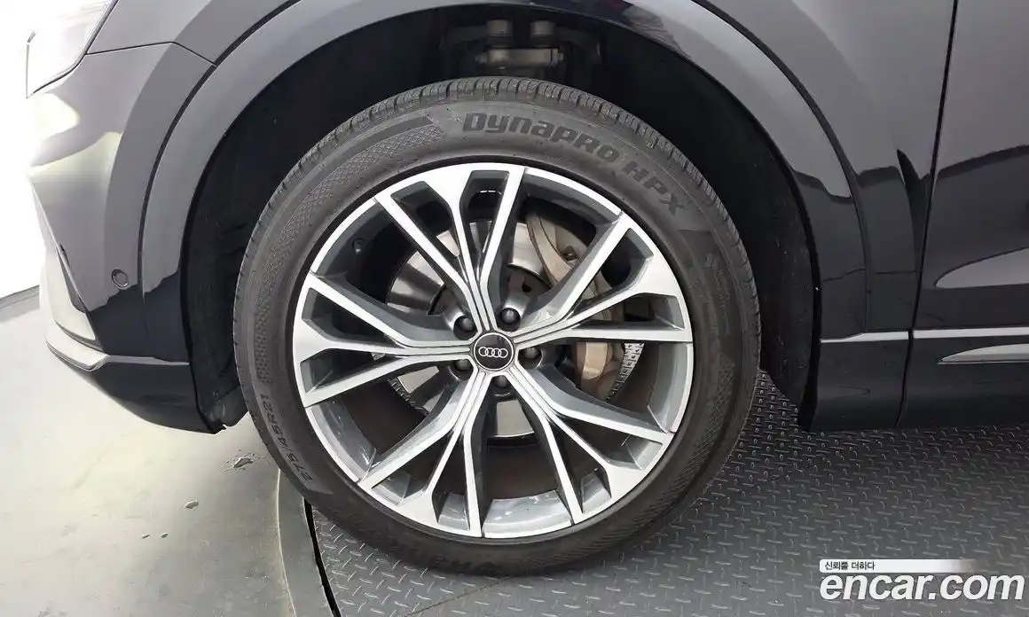 Audi Q8 2021 3.0 Автомат в Москве № 163712, фото 20