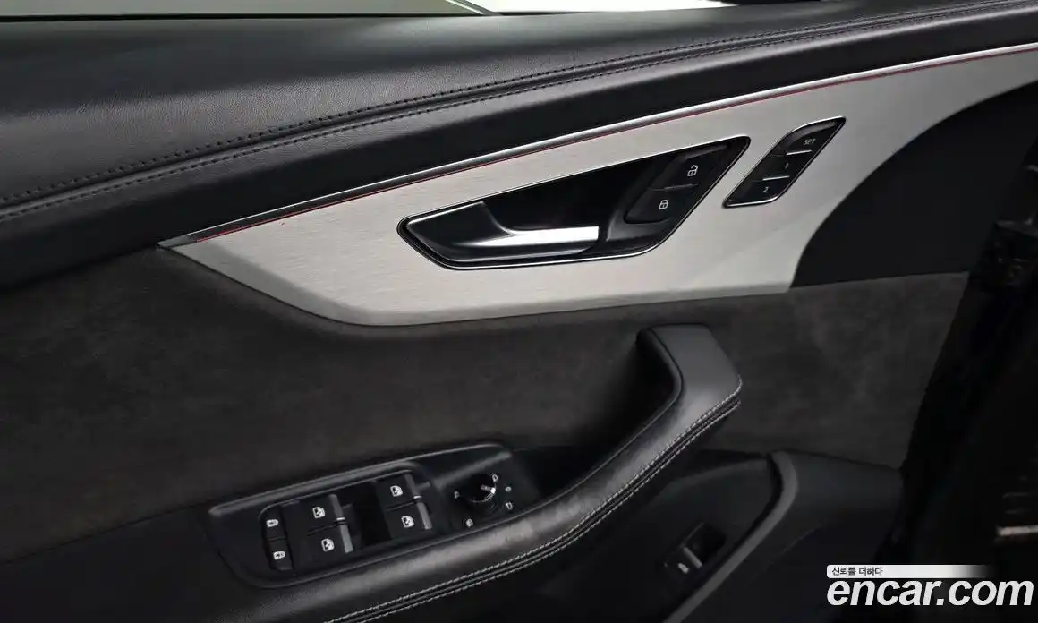 Audi Q8 2021 3.0 Автомат в Москве № 163712, фото 3