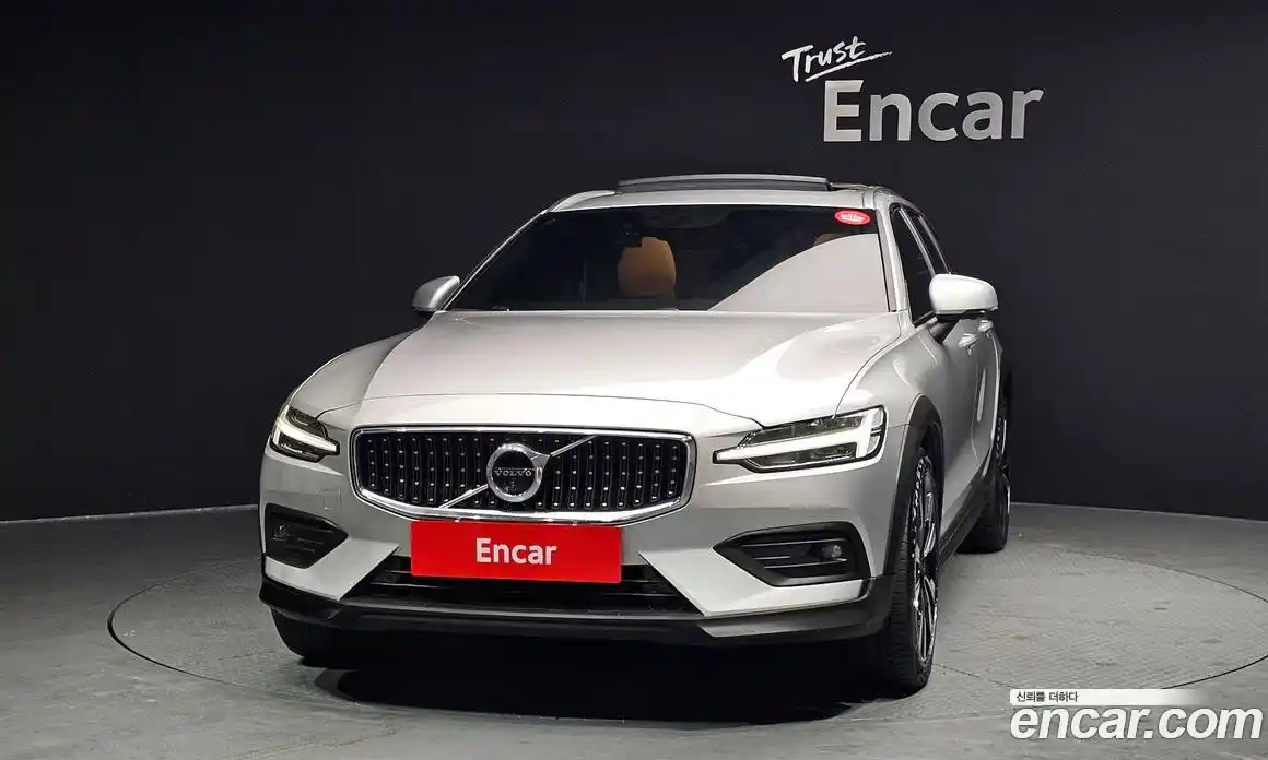 Volvo V60 2022 2.0 Автомат в Москве № 164273, фото 15