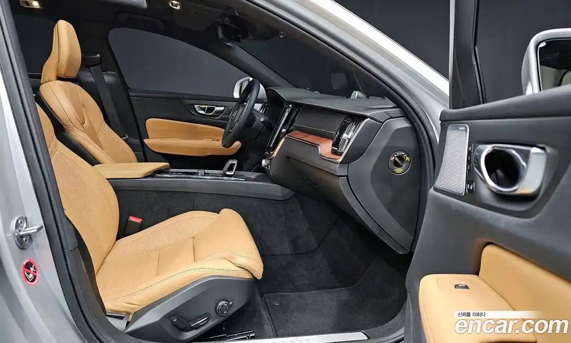 Volvo V60 2022 2.0 Автомат в Москве № 164273, фото 17