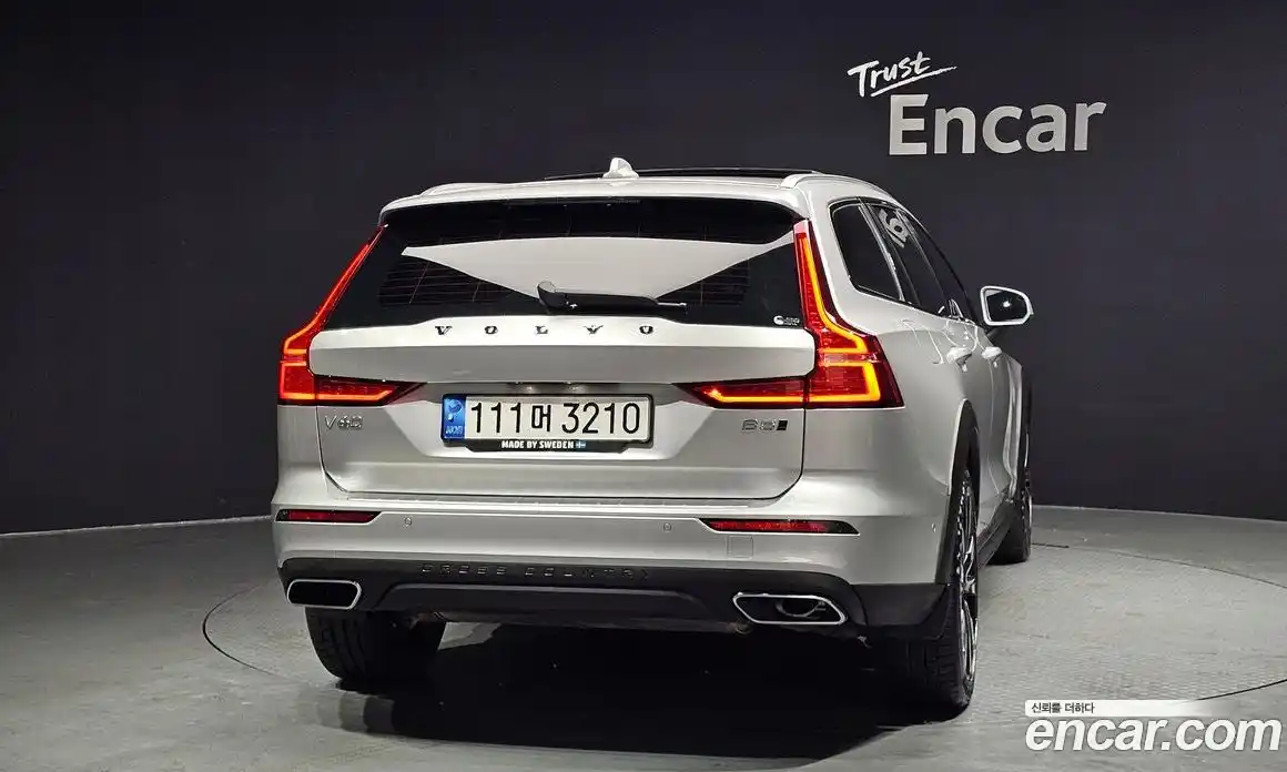 Volvo V60 2022 2.0 Автомат в Москве № 164273, фото 9