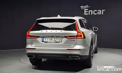 Volvo V60 2022 2.0 Автомат в Москве № 164273, миниатюра 9