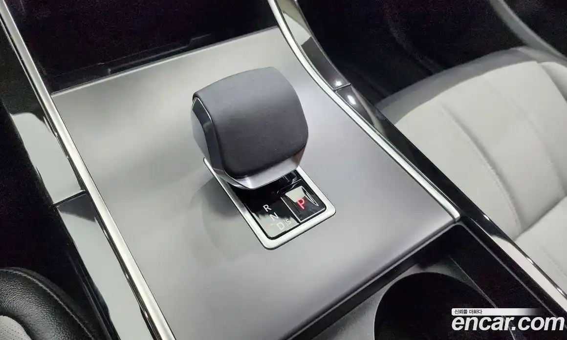 Land Rover Range-Rover Evoque 2024 2.0 Автомат в Москве № 165993, фото 16