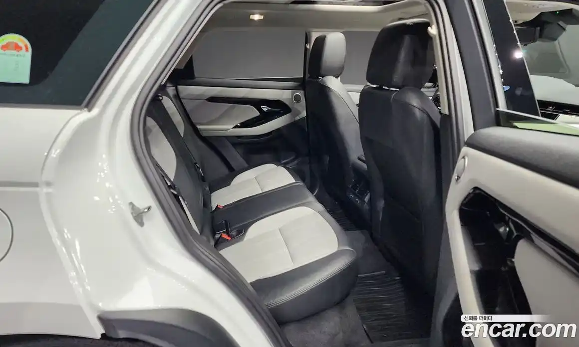 Land Rover Range-Rover Evoque 2024 2.0 Автомат в Москве № 165993, фото 18