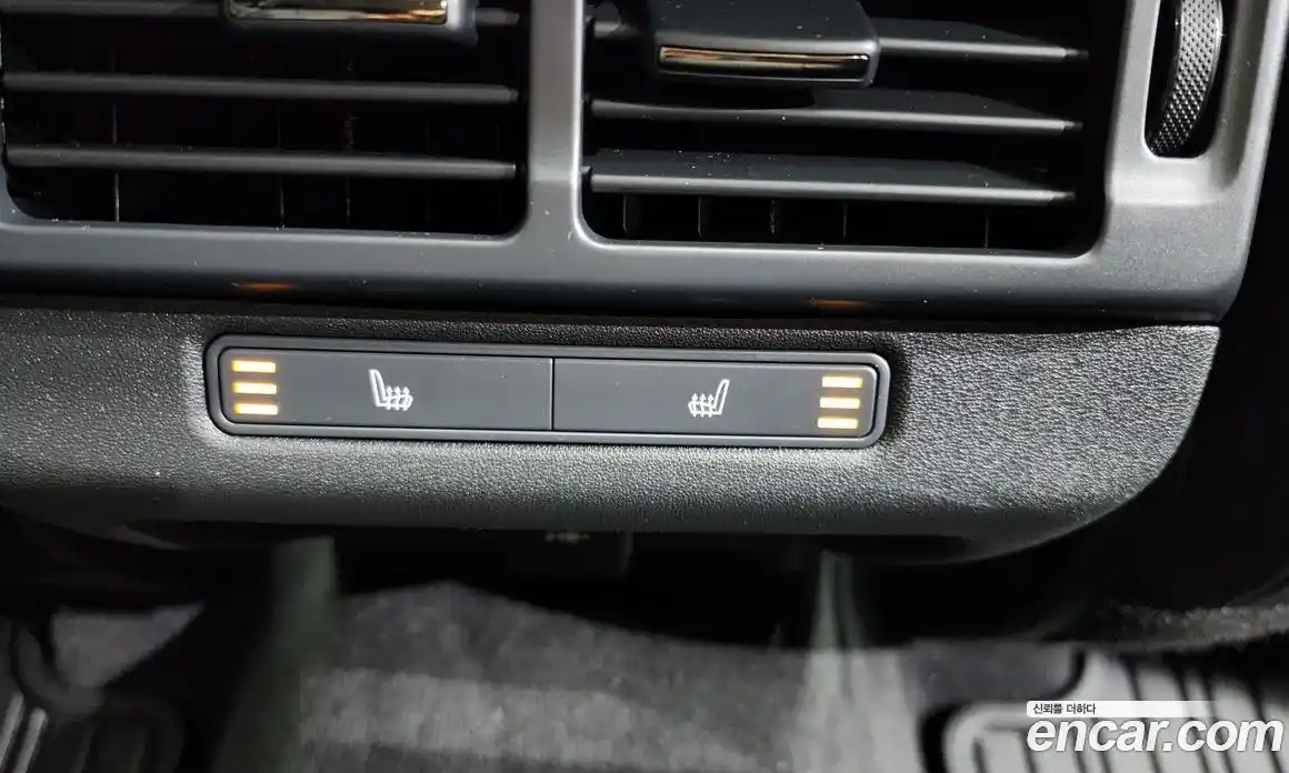 Land Rover Range-Rover Evoque 2024 2.0 Автомат в Москве № 165993, фото 7