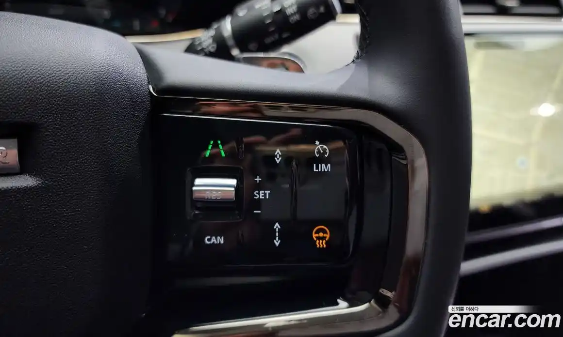 Land Rover Range-Rover Evoque 2024 2.0 Автомат в Москве № 165993, фото 9