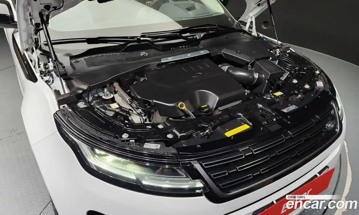 Land Rover Range-Rover Evoque 2024 2.0 Автомат в Москве № 165993, фото 10