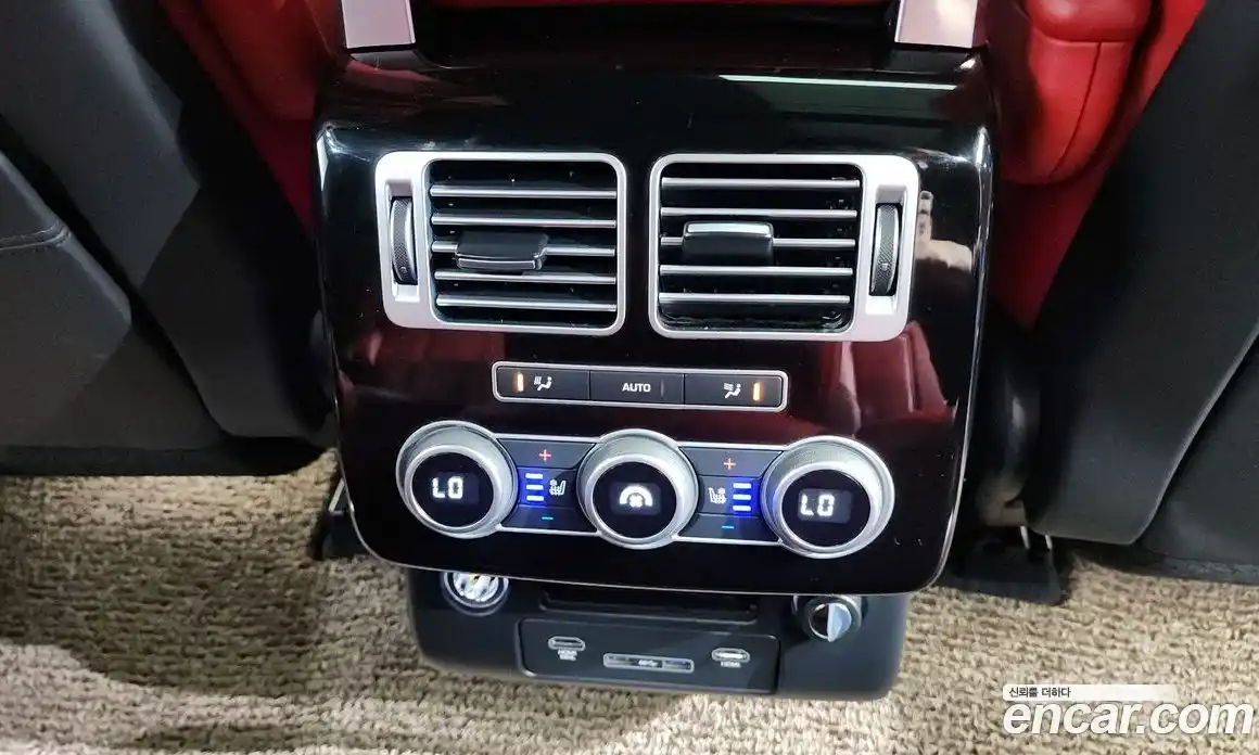 Land Rover Range-Rover 2017 4.4 Автомат в Москве № 166593, фото 16