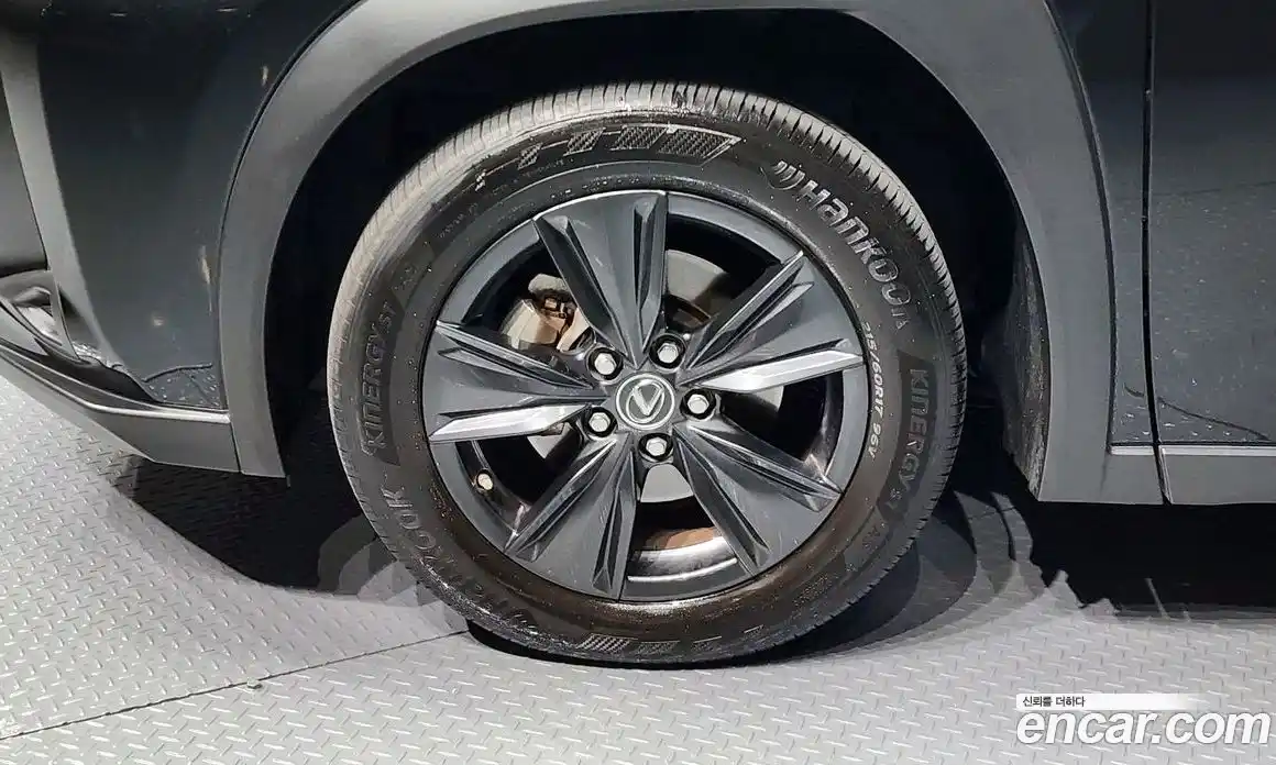 Lexus UX 2021 2.0 Автомат в Москве № 168177, фото 1