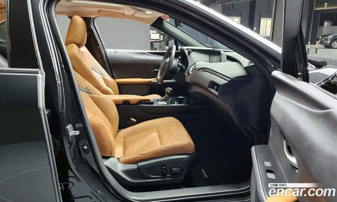 Lexus UX 2021 2.0 Автомат в Москве № 168177, фото 16