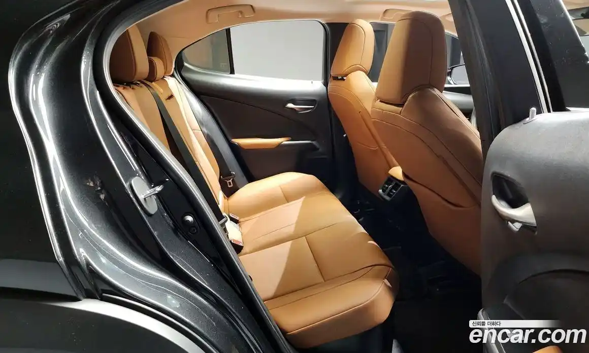 Lexus UX 2021 2.0 Автомат в Москве № 168177, фото 19