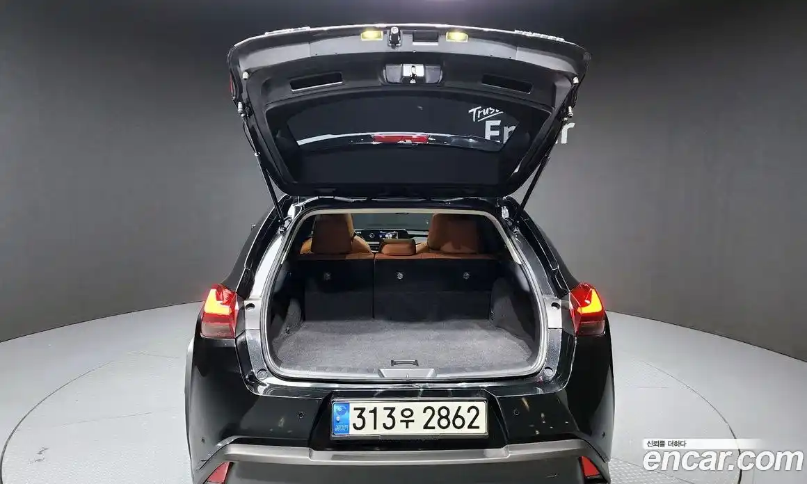 Lexus UX 2021 2.0 Автомат в Москве № 168177, фото 20