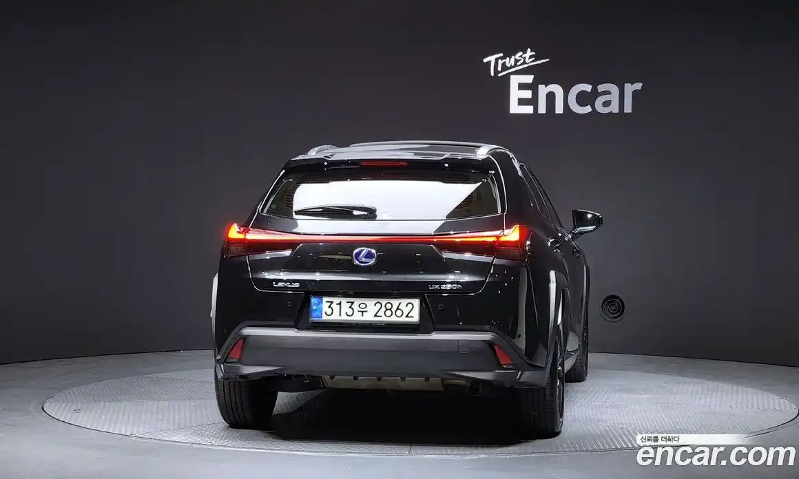 Lexus UX 2021 2.0 Автомат в Москве № 168177, фото 5