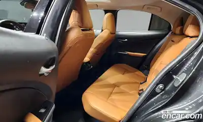 Lexus UX 2021 2.0 Автомат в Москве № 168177, миниатюра 9