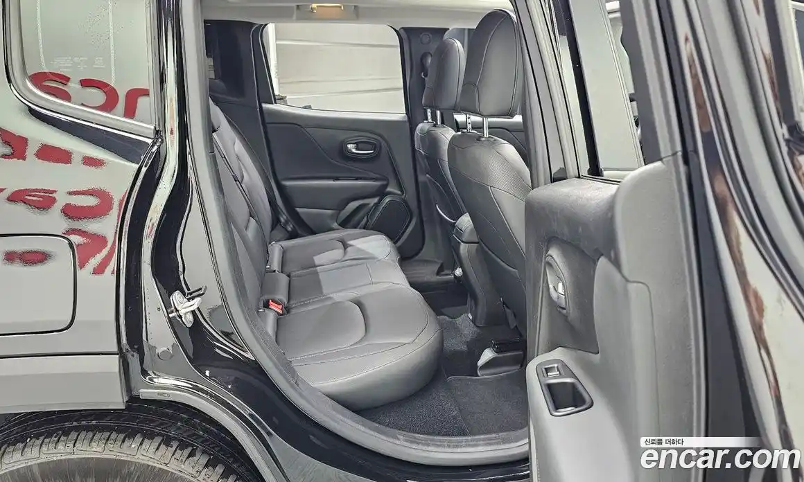 Jeep Renegade 2022 1.3 Автомат в Москве № 169381, фото 10