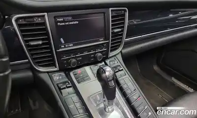 Porsche Panamera, 2011