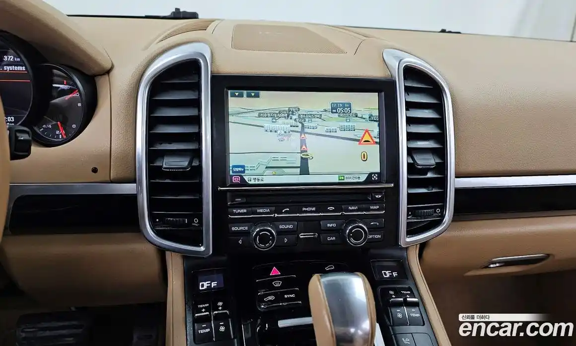 Porsche Cayenne 2015 3.0 Автомат в Москве № 182648, фото 9