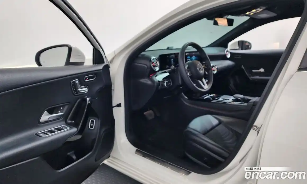 Mercedes-Benz A-Class 2020 2.0 Автомат в Москве № 183533, фото 13