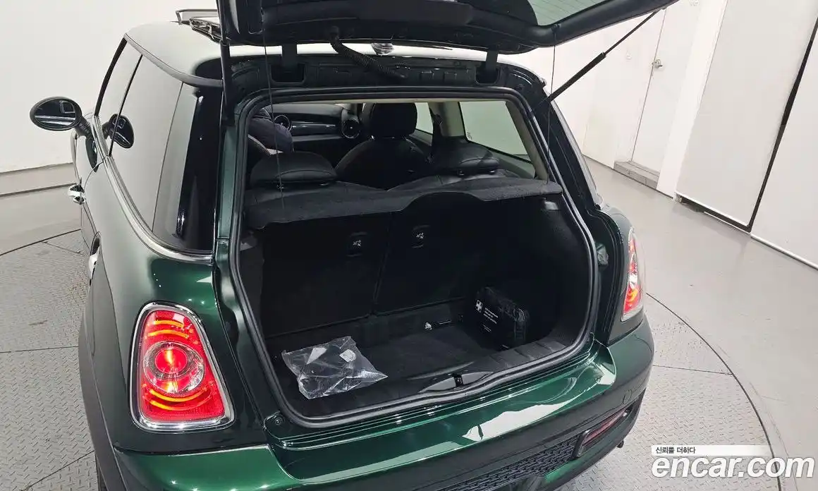 Mini Cooper 2013 1.6 Автомат в Москве № 186292, фото 3