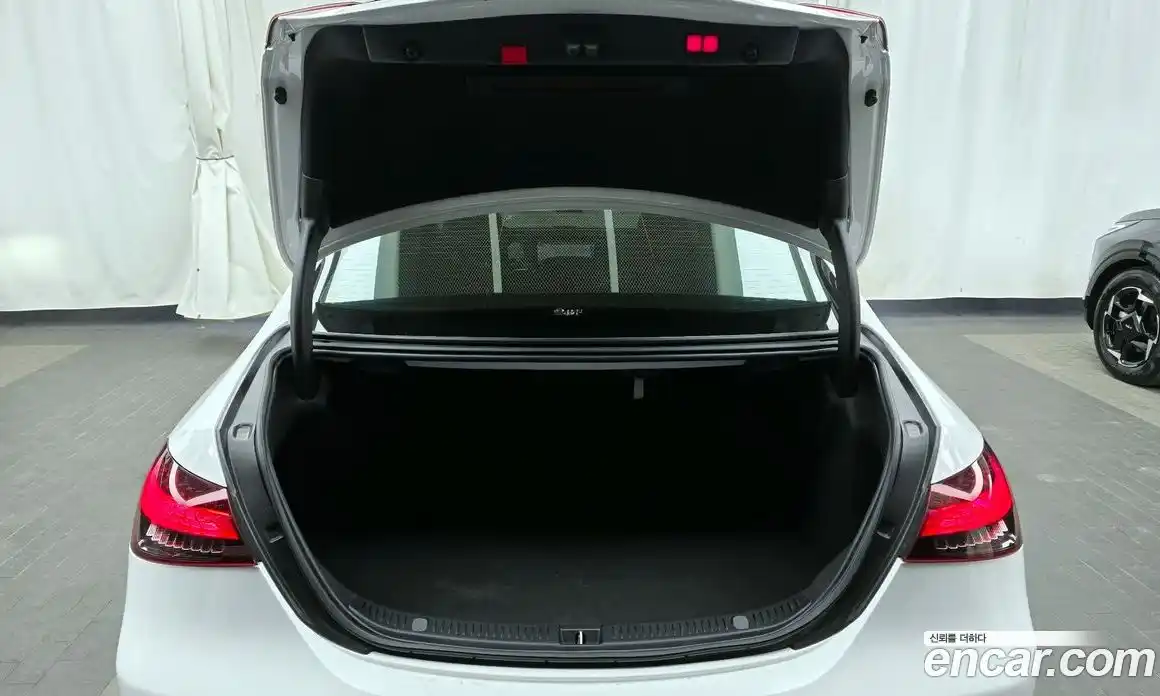 Mercedes-Benz E-Class 2021 2.0 Автомат в Москве № 193535, фото 17