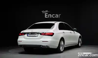 Mercedes-Benz E-Class 2021 2.0 Автомат в Москве № 193535, миниатюра 3